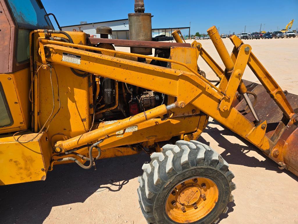 Case 580E Backhoe Loader