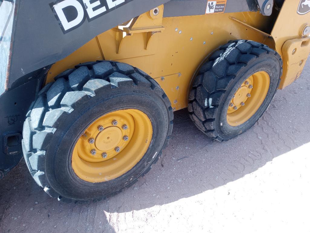 John Deere 318G Skid Steer Loader