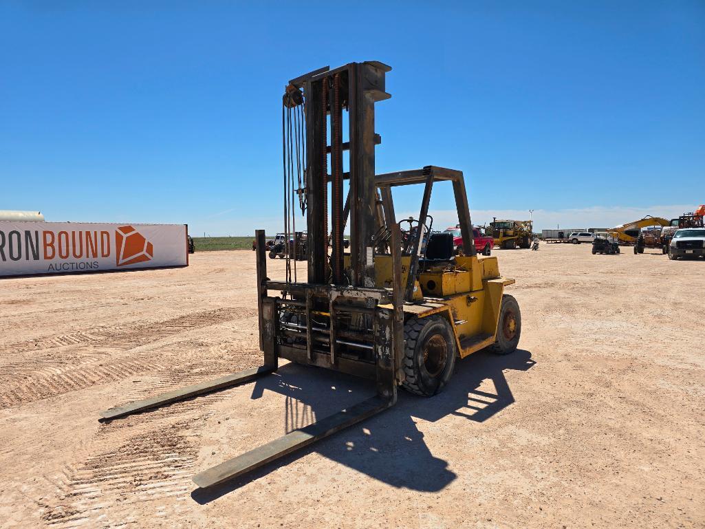 Caterpillar Forklift