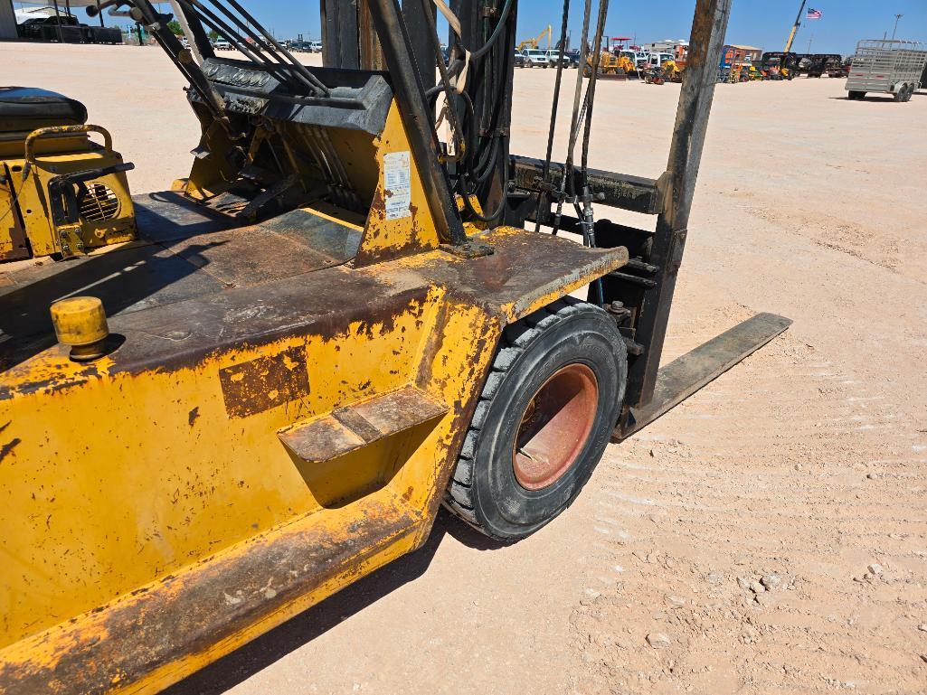 Caterpillar Forklift