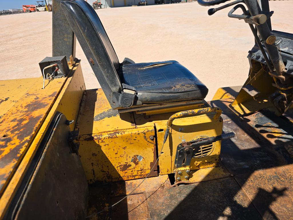 Caterpillar Forklift