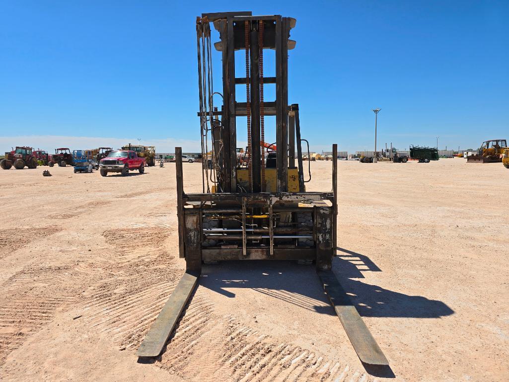 Caterpillar Forklift