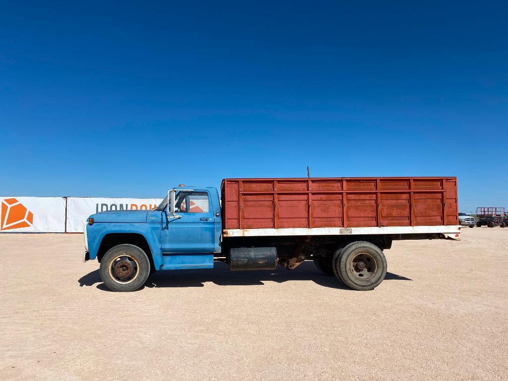 1975 Ford F-600 Farm Truck