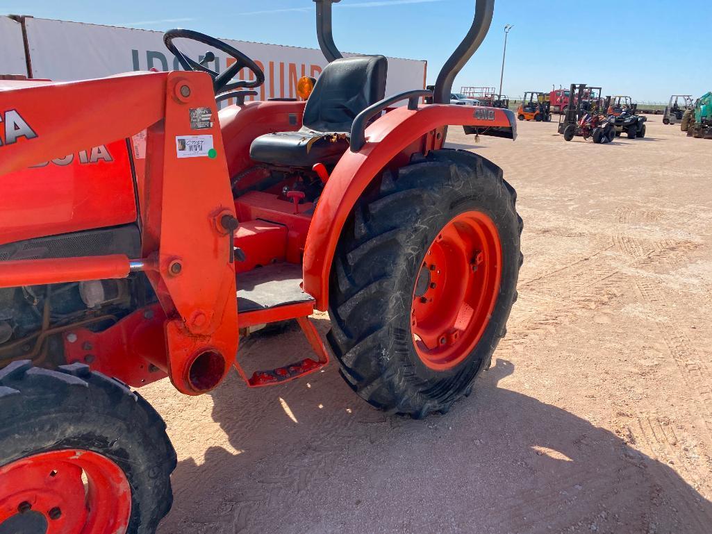 Kubota L2501 Tractor