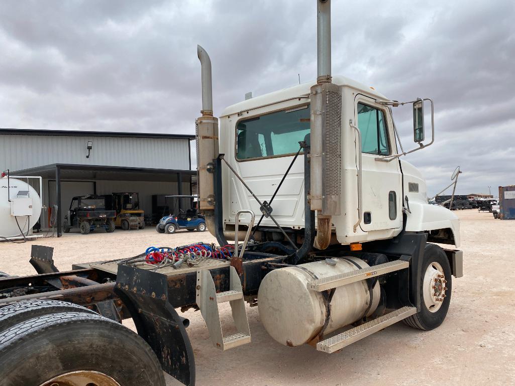 1999 Mack CH613 Truck Tractor