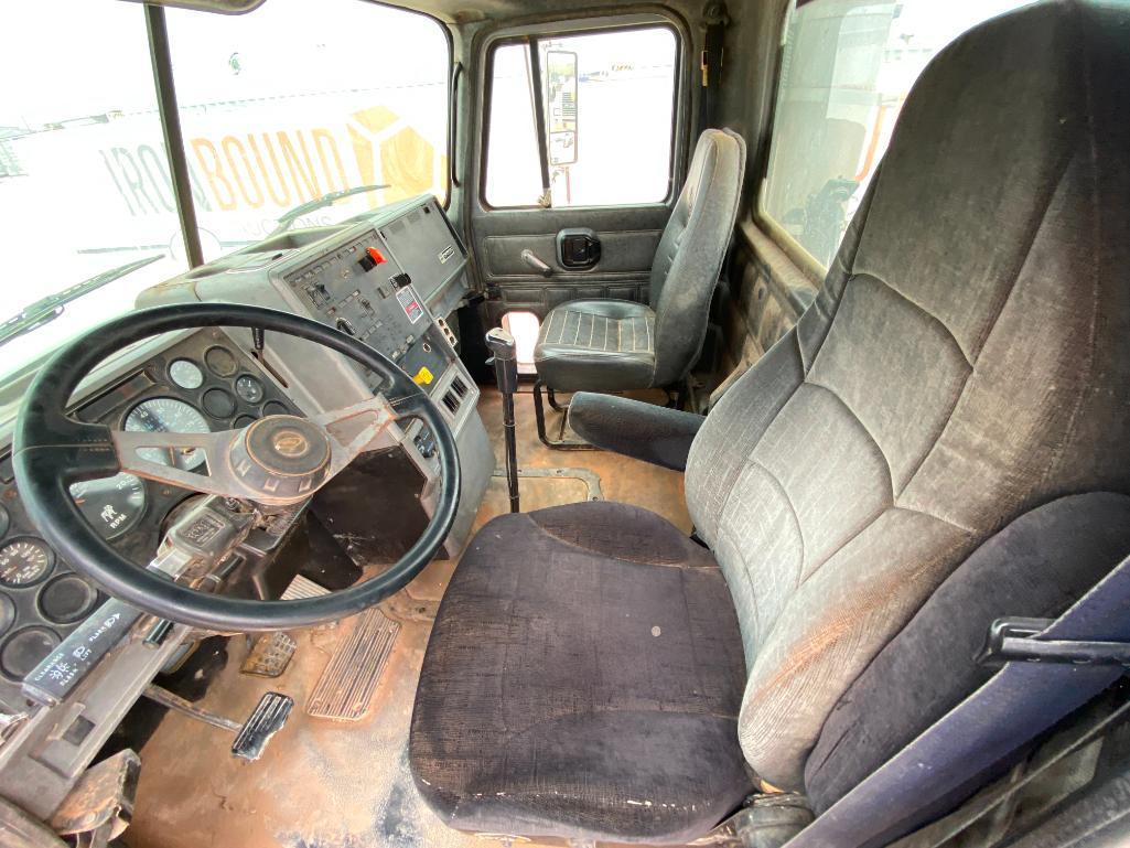 1999 Mack CH613 Truck Tractor