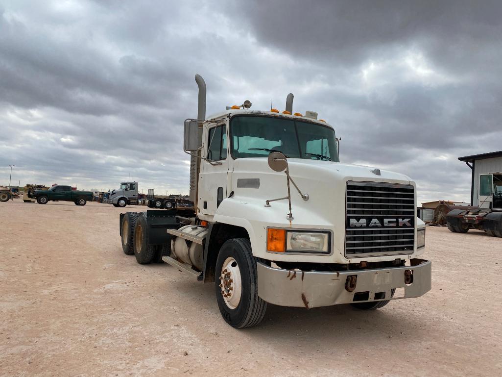 1999 Mack CH613 Truck Tractor