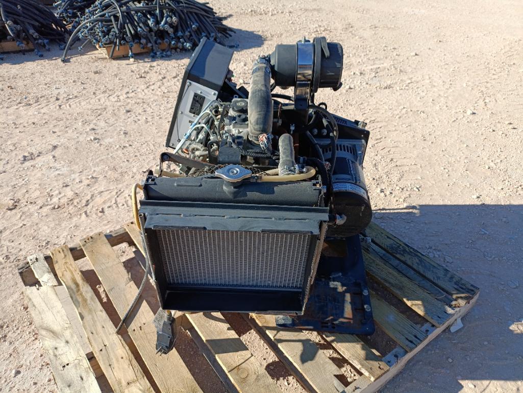 3 Cyl Perkins Diesel Engine w/Generator