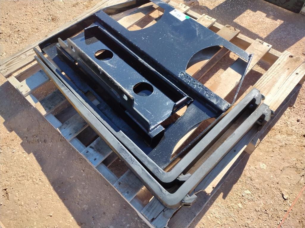 Unused 36'' Mini Universal Fork Frame V2 w/42'' Forks