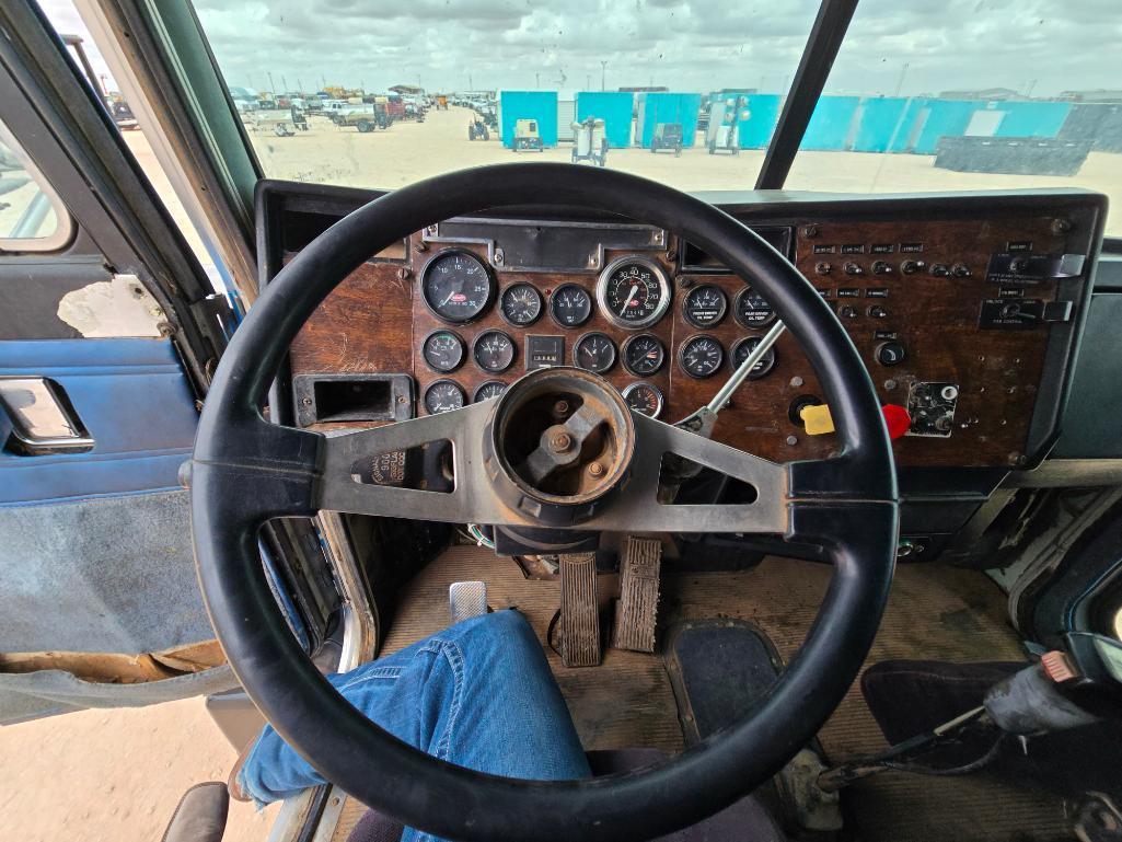 1992 Peterbilt 377 Truck Tractor