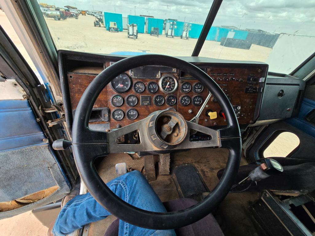 1992 Peterbilt 377 Truck Tractor