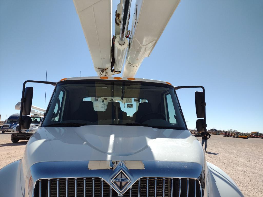 2008 International DuraStar 4300 Bucket Truck