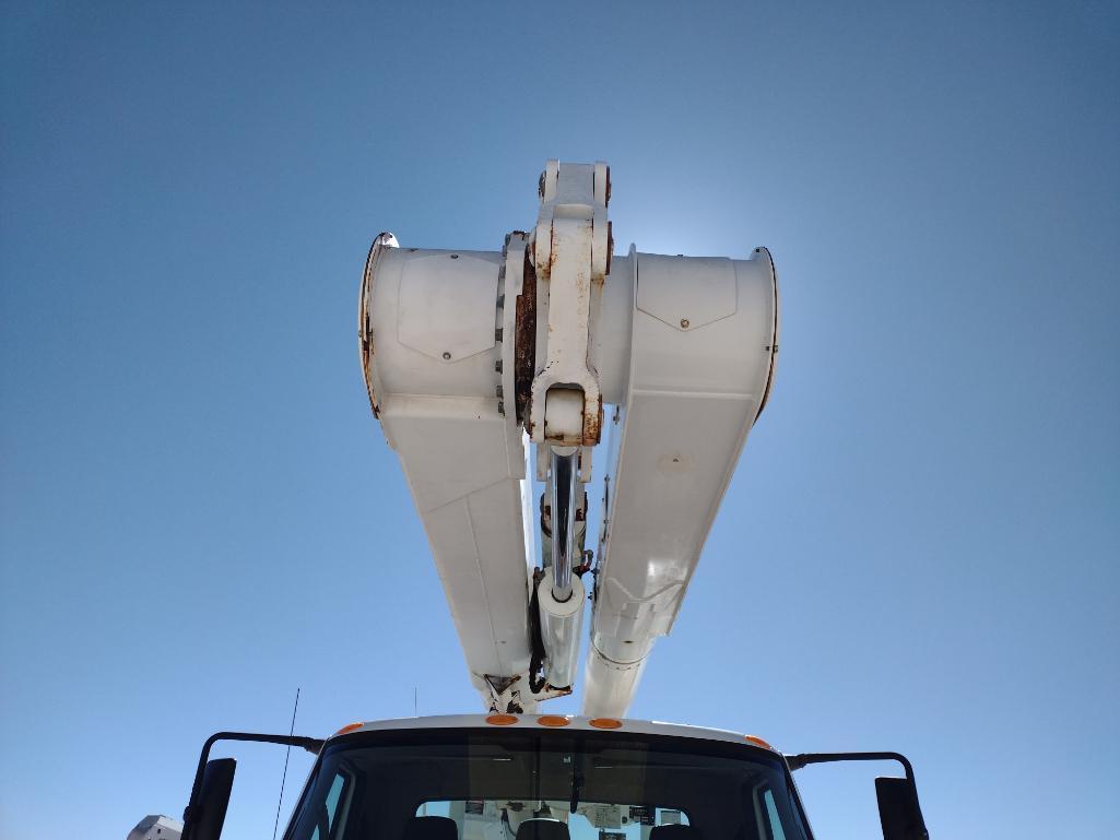 2008 International DuraStar 4300 Bucket Truck
