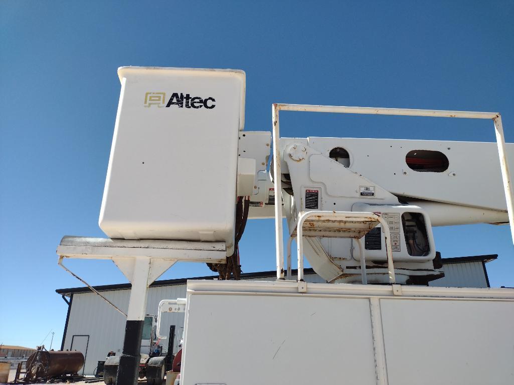 2008 International DuraStar 4300 Bucket Truck
