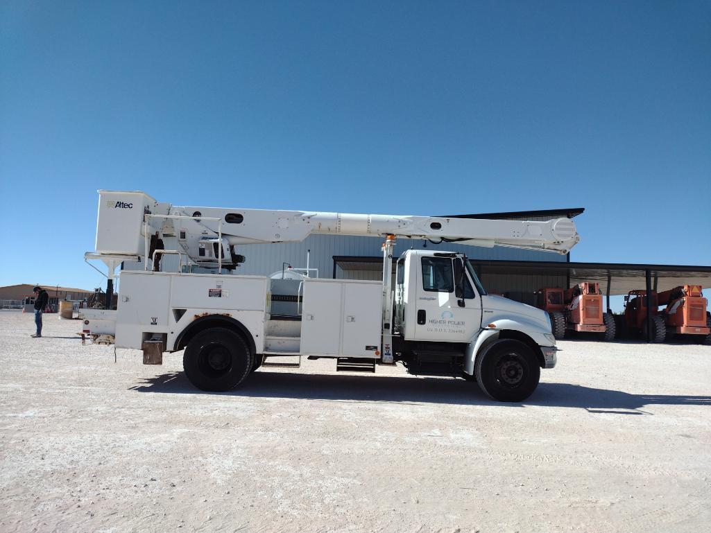 2008 International DuraStar 4300 Bucket Truck