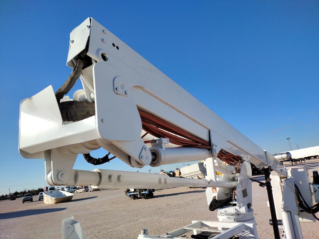 Crawler Bucket Lift