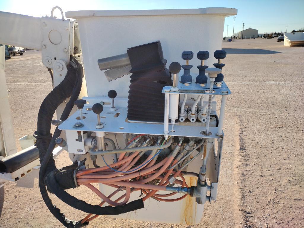 Crawler Bucket Lift