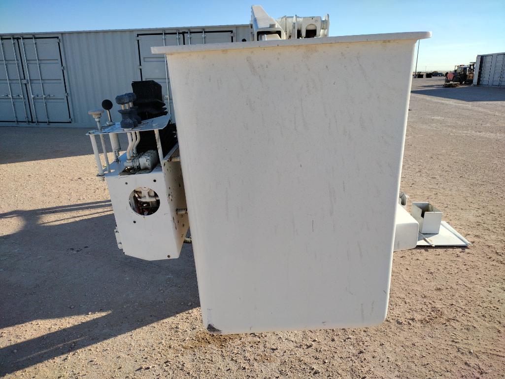 Crawler Bucket Lift
