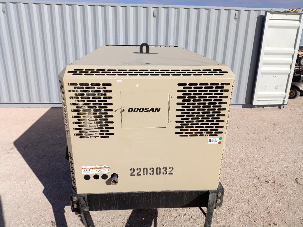 Doosan P425 Portable Air Compressor