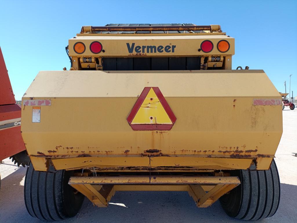 Vermeer 605M Round Bale Baler