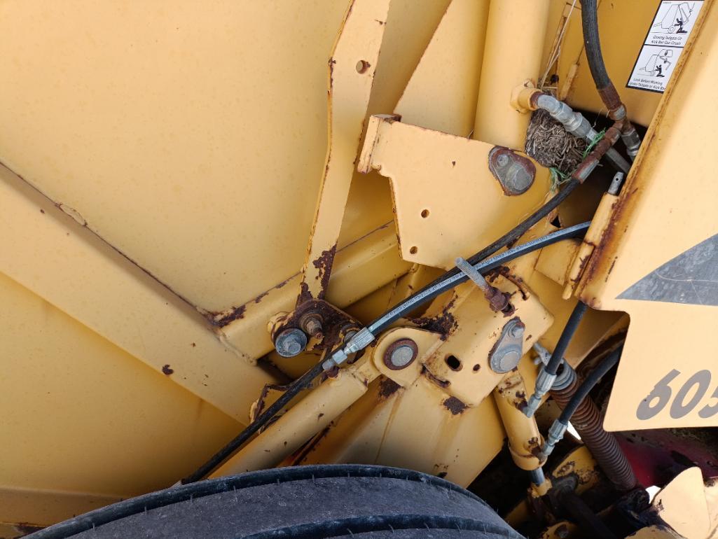 Vermeer 605M Round Bale Baler