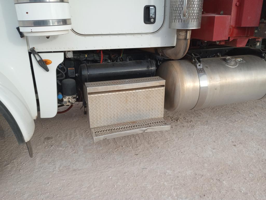 2012 Peterbilt 367 Module Truck