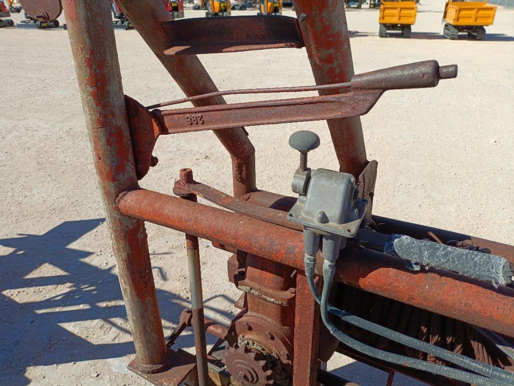 Roustabout Headache Rack w/Tulsa Winch