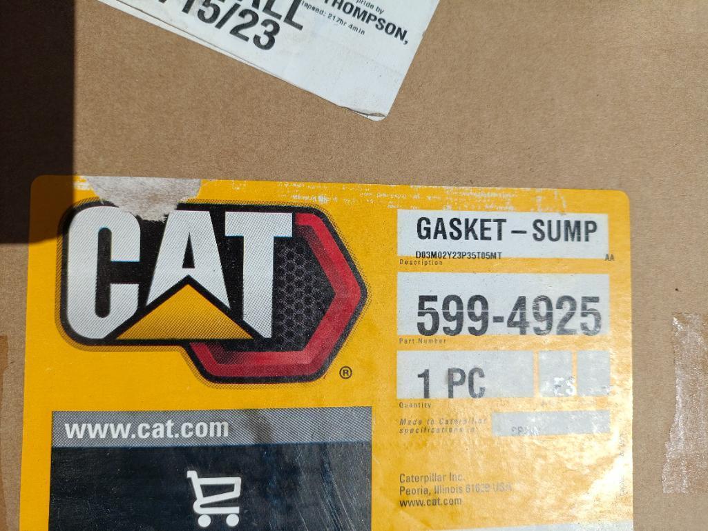 Pallet of Misc Caterpillar & International Filters & Parts