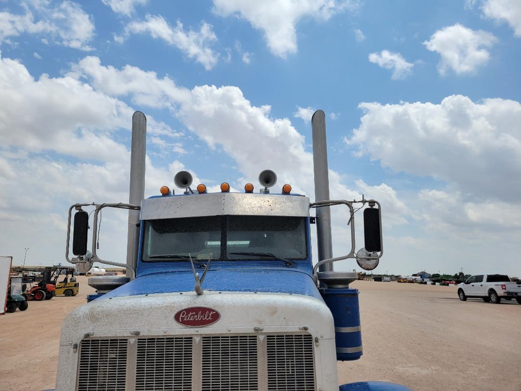2005 Peterbilt 379 Winch Truck