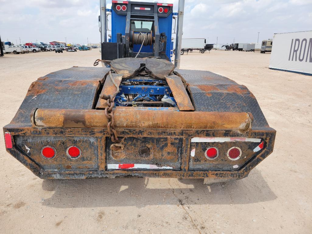 2005 Peterbilt 379 Winch Truck
