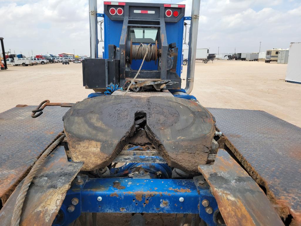 2005 Peterbilt 379 Winch Truck