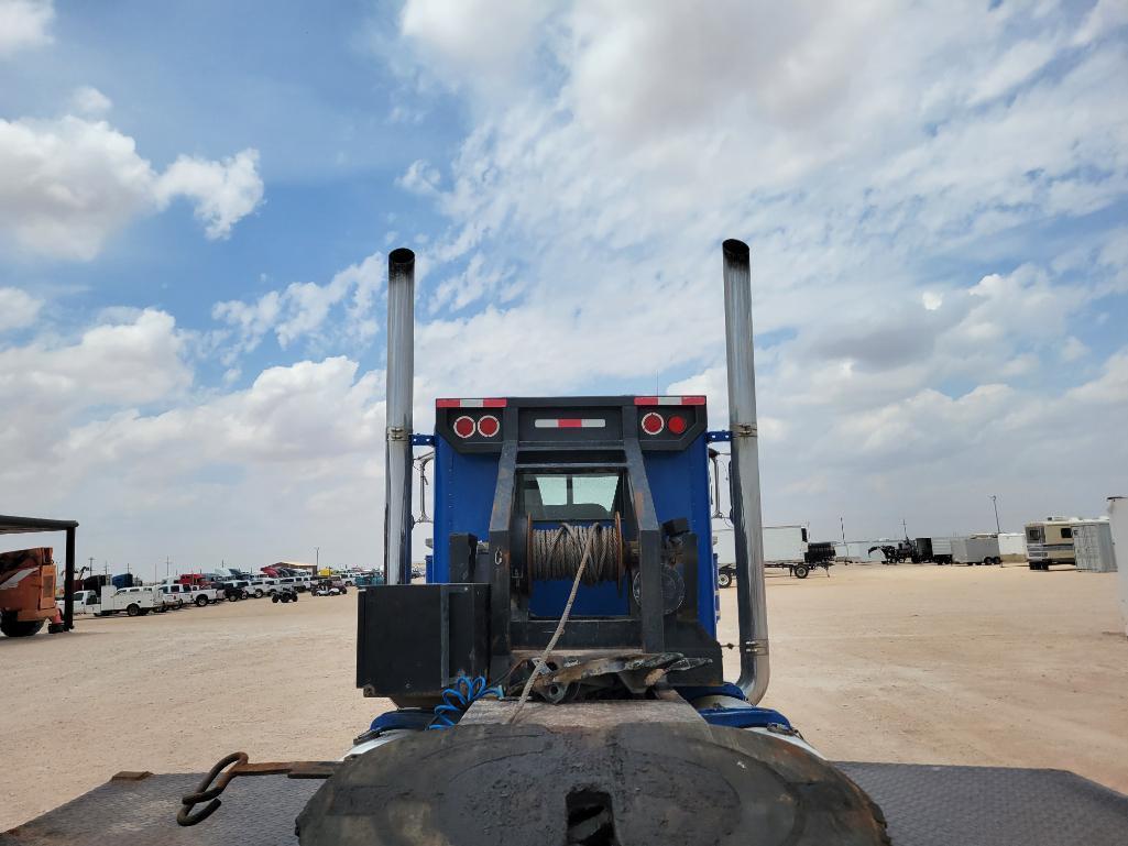 2005 Peterbilt 379 Winch Truck
