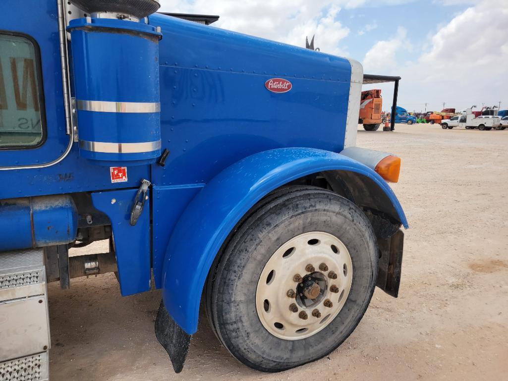 2005 Peterbilt 379 Winch Truck