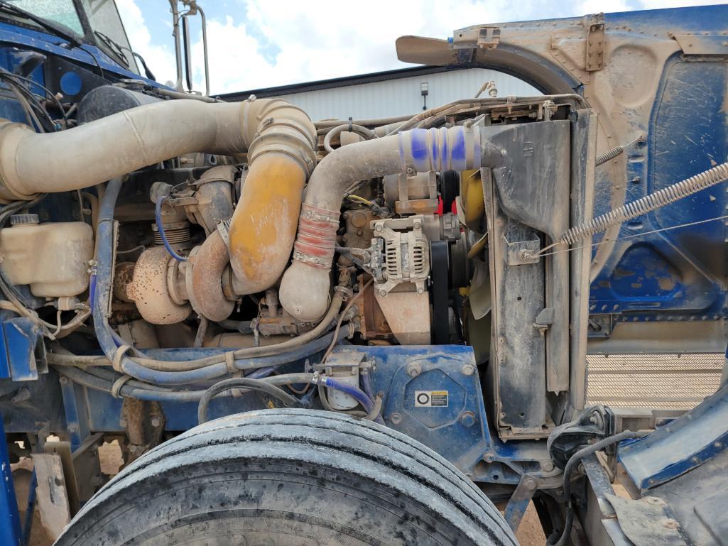 2005 Peterbilt 379 Winch Truck