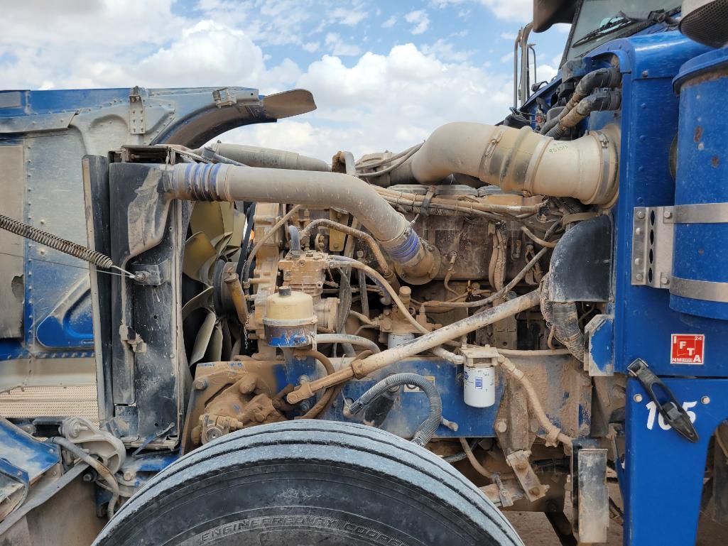 2005 Peterbilt 379 Winch Truck