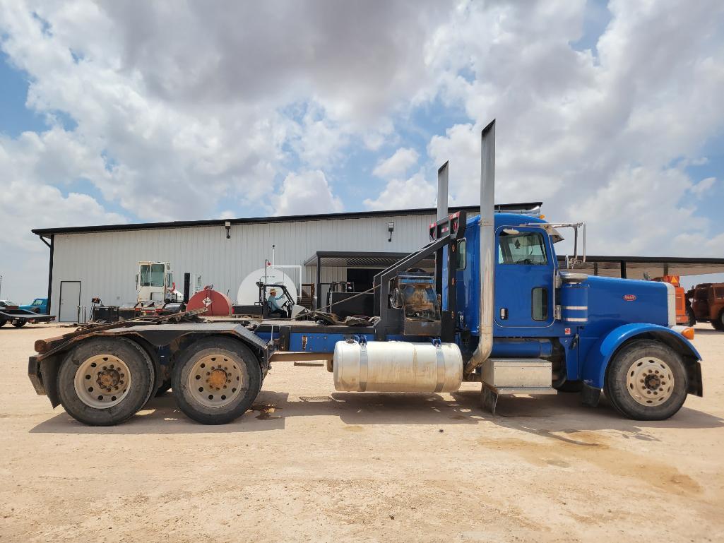 2005 Peterbilt 379 Winch Truck