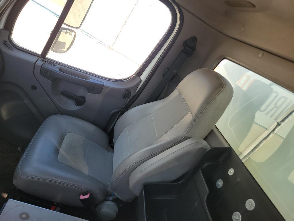 2011 Freightliner Business Class M2 Service Truck