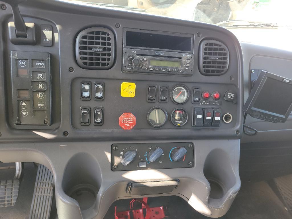 2011 Freightliner Business Class M2 Service Truck