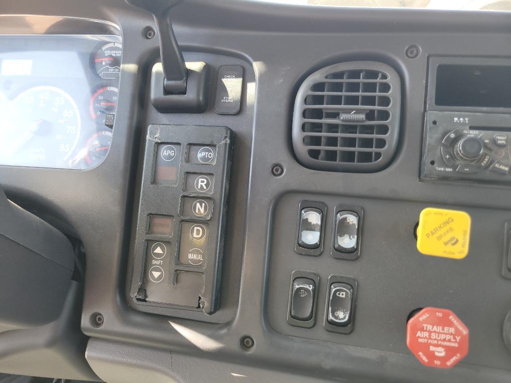 2011 Freightliner Business Class M2 Service Truck