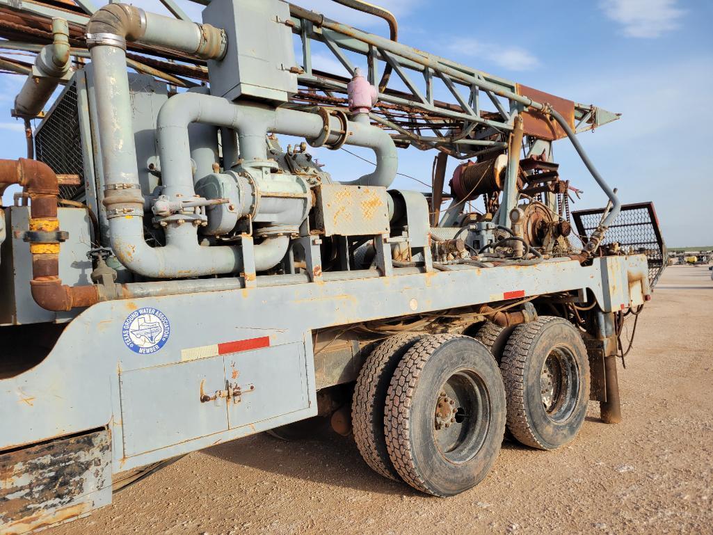Peterbilt 359-S Drilling Rig Truck
