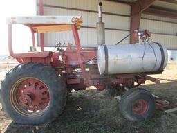 IH 1066 Tractor