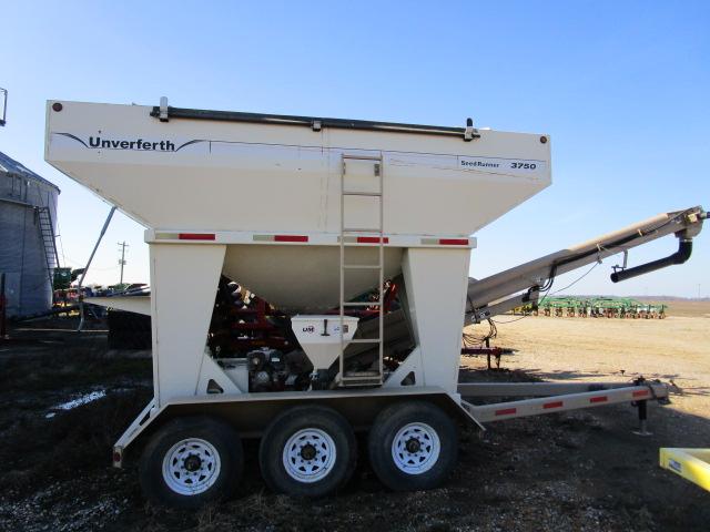 Unverferth Seedrunner 3750 Seed Tender Trailer