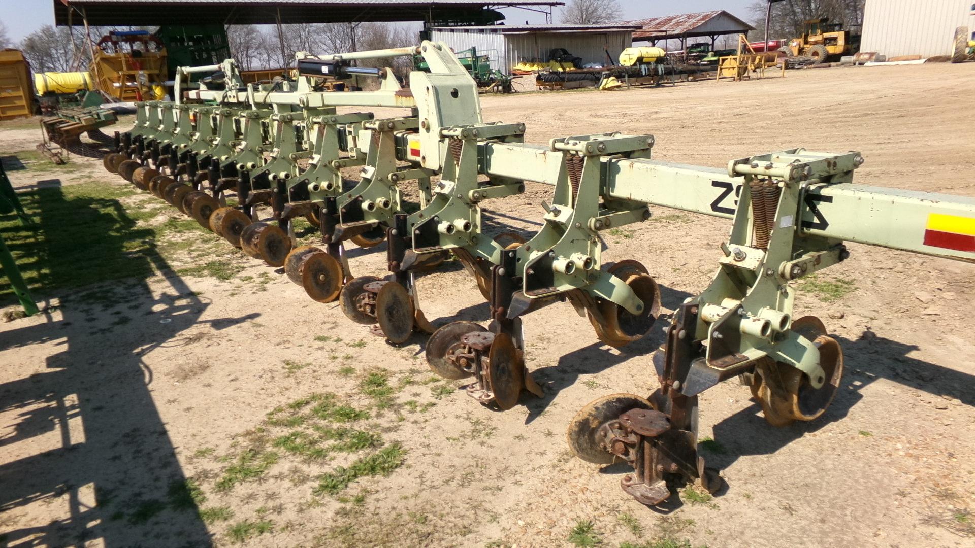Orthman 12 Row Buster
