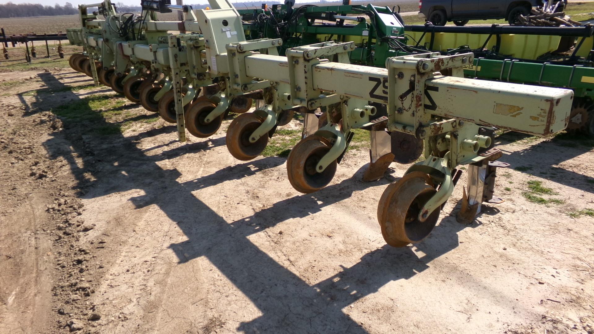Orthman 12 Row Buster