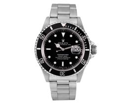 Rolex Mens Stainless Steel Submariner Wristwatch With Rolex Box