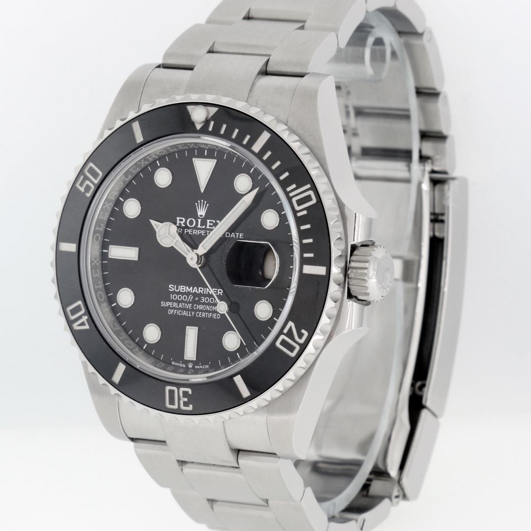 Rolex Mens Stainless Steel Submariner Wristwatch with Rolex Box And Papers