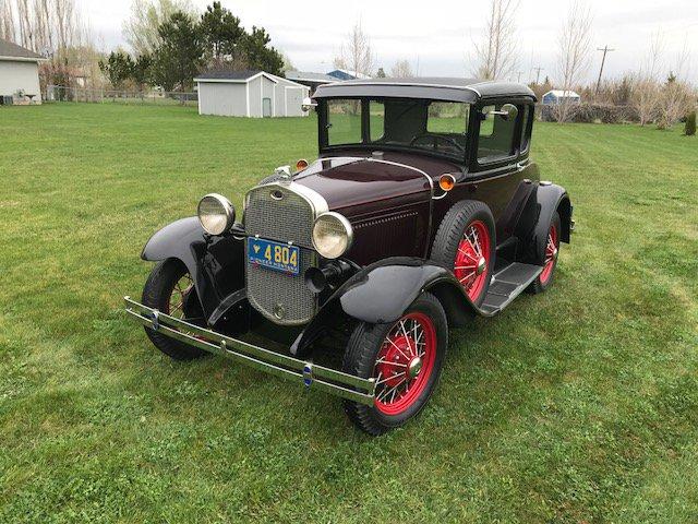 1930 Ford Model A Deluxe 5 Window Coupe