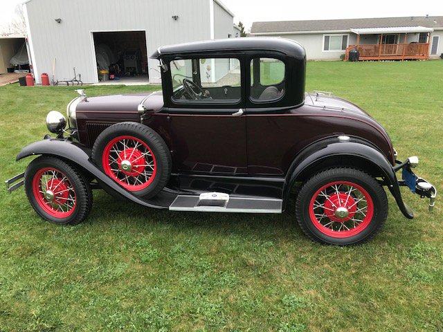 1930 Ford Model A Deluxe 5 Window Coupe