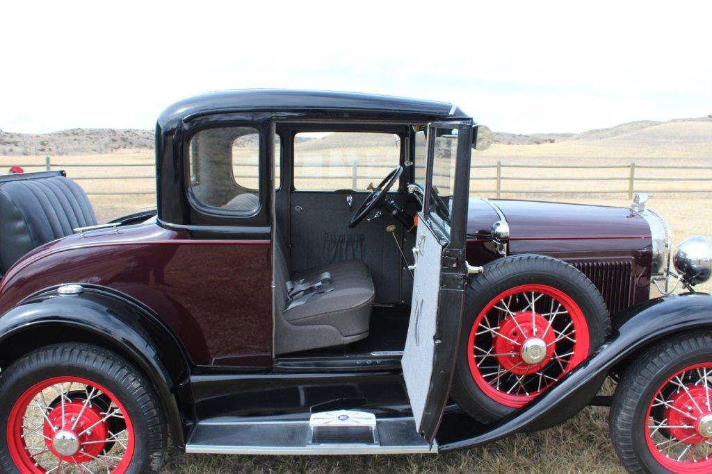 1930 Ford Model A Deluxe 5 Window Coupe