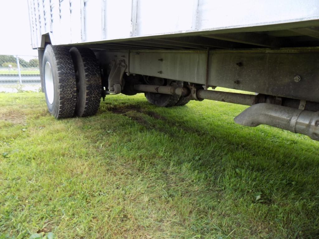 2015 IH 4300 Cab and Chassis Cummins ISB Enging, 6 Speed Man Trans, Air Bra